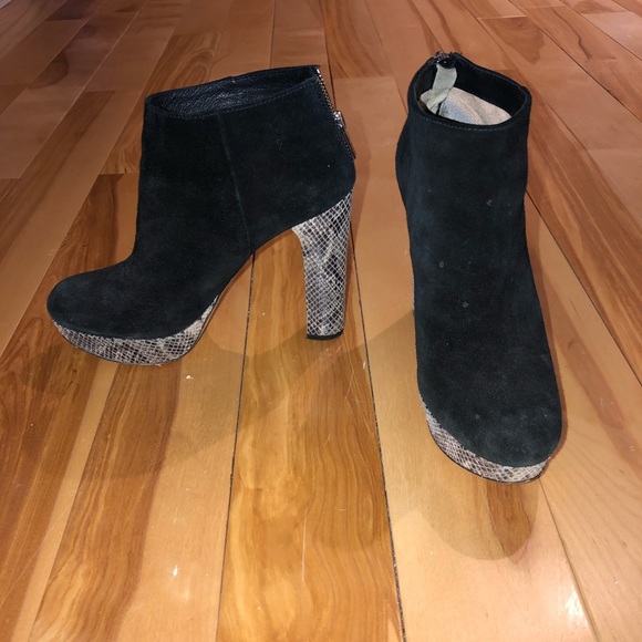 Michael Kors booties - Picture 2 of 3